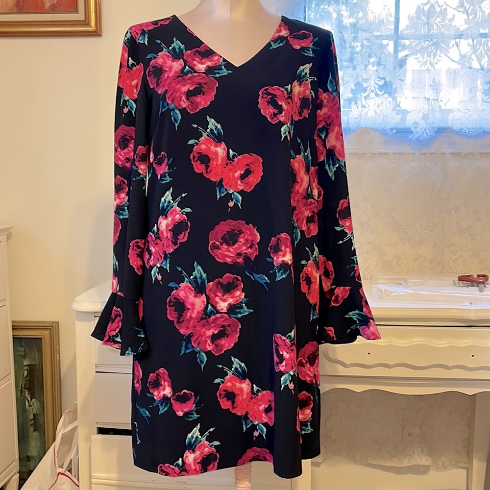 Black mini dress with pink flowers Tahari , size 6. EUC.